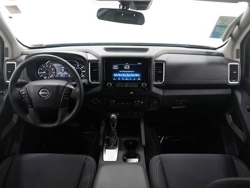 Used 2022 Nissan Frontier SV image 14