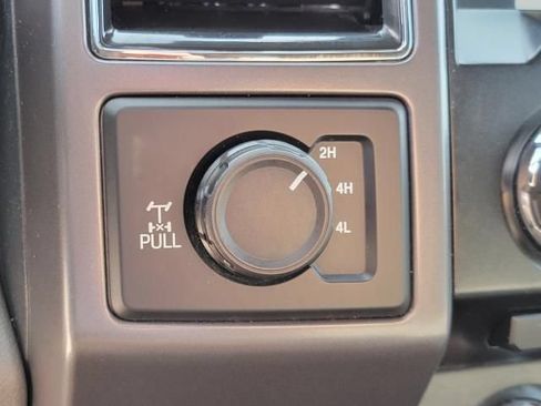 Used 2017 Ford F150 XLT w/ Equipment Group 302A Luxury AWD/4WD image 32