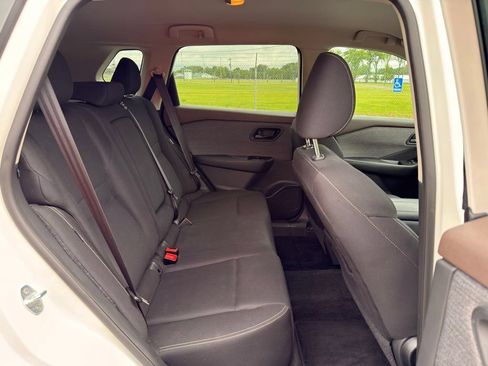 Used 2023 Nissan Rogue S AWD/4WD image 28