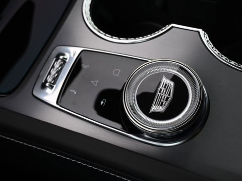 New 2026 Cadillac Vistiq Sport w/ LPO, Floor Liner Package image 32