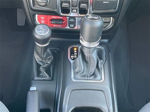 New 2024 Jeep Wrangler Unlimited Rubicon w/ Technology Group image 16