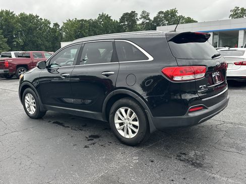 Used 2016 Kia Sorento FWD image 6