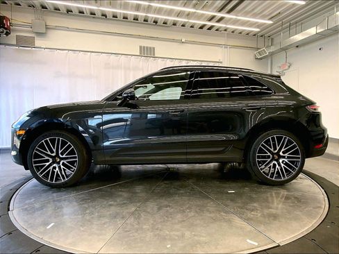 Used 2026 Porsche Macan AWD/4WD image 2