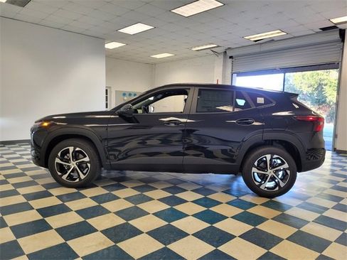 New 2026 Chevrolet Trax RS w/ Sunroof Package image 4