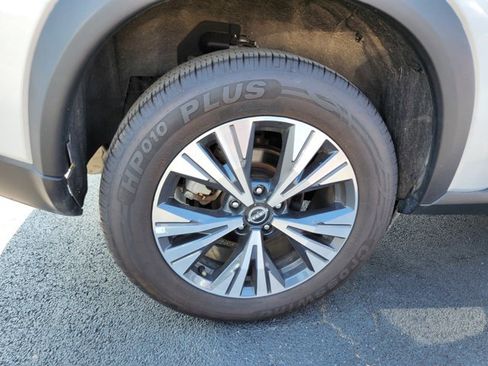 Used 2023 Nissan Rogue SV image 41