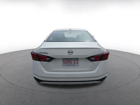 Used 2025 Nissan Altima 2.5 SV image 6