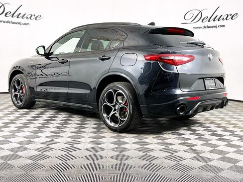 Used 2023 Alfa Romeo Stelvio Veloce AWD/4WD image 4