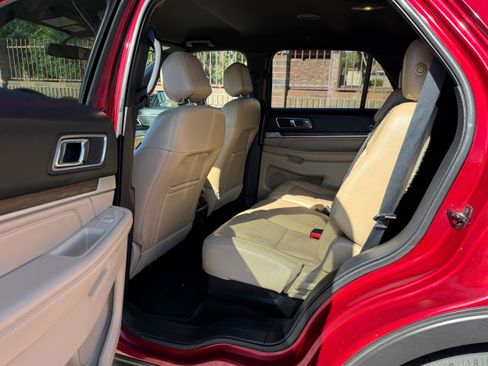 Used 2017 Ford Explorer Limited FWD image 7