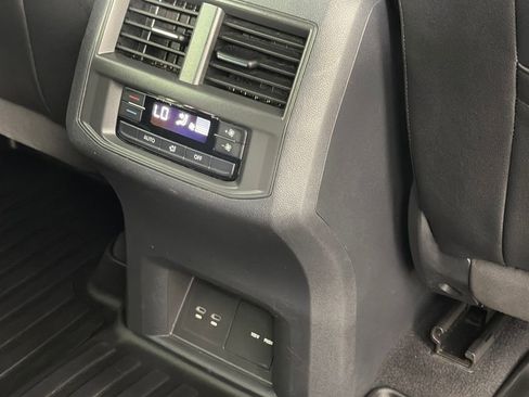 Used 2022 Volkswagen Atlas SE image 30