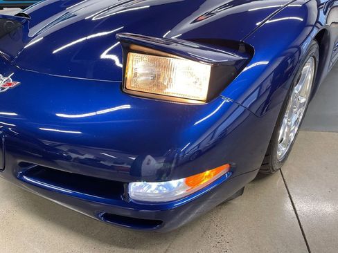 Used 2004 Chevrolet Corvette Coupe w/ Preferred Equipment Group image 27