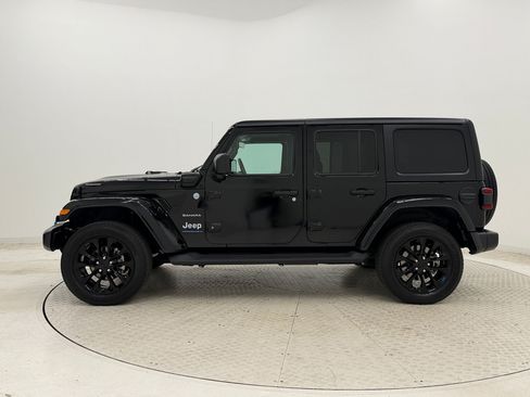 Used 2023 Jeep Wrangler Unlimited Sahara w/ Cold Weather Group AWD/4WD image 2