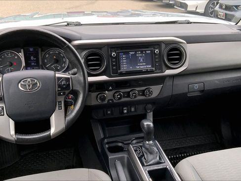 Used 2018 Toyota Tacoma SR5 image 7