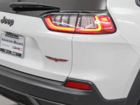 Used 2019 Jeep Cherokee Trailhawk w/ Comfort/Convenience Group AWD/4WD image 12