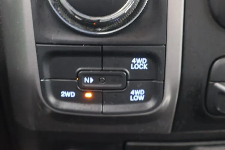 Used 2022 RAM 1500 Classic SLT w/ Electronics Group AWD/4WD image 36
