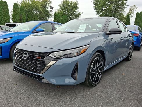 New 2025 Nissan Sentra SR w/ SR Premium Package image 3