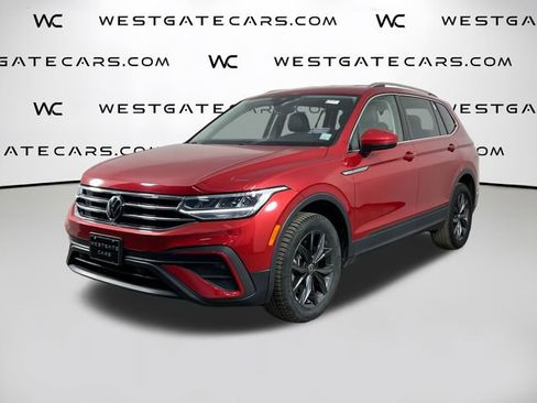 Used 2022 Volkswagen Tiguan SE image 1