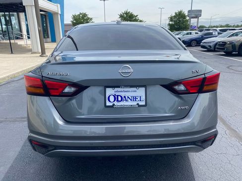 Used 2023 Nissan Altima 2.5 SV AWD/4WD image 5