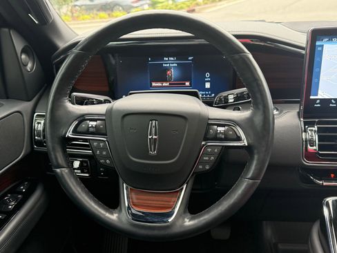 Used 2024 Lincoln Navigator Reserve image 39