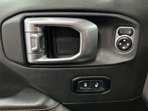 Used 2022 Jeep Gladiator Mojave w/ Cold Weather Group AWD/4WD image 19