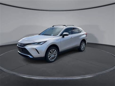 Used 2021 Toyota Venza XLE w/ Softex Package image 4