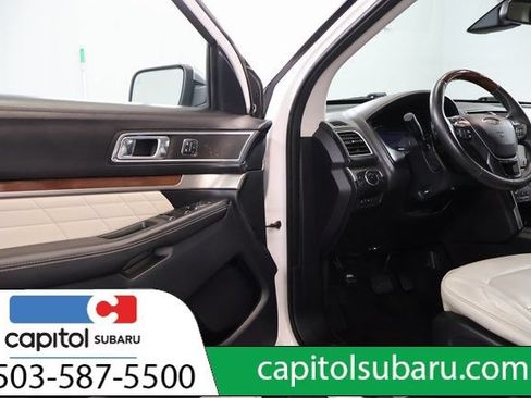 Used 2018 Ford Explorer Platinum AWD/4WD image 10