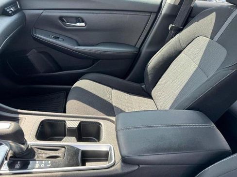 Certified 2023 Nissan Sentra SV FWD image 13