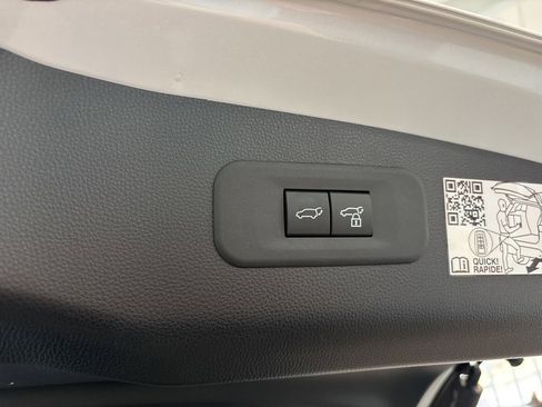 New 2025 Toyota Crown Signia Limited w/ Advanced Technology Package image 8