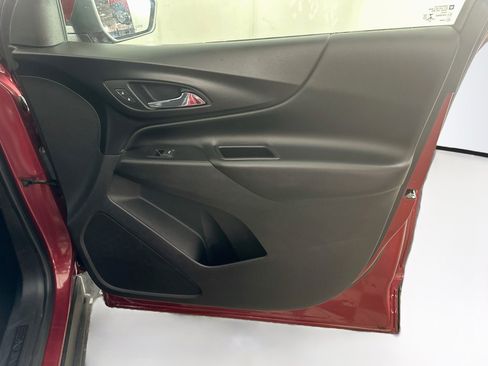 Used 2021 Chevrolet Equinox LT AWD/4WD image 30
