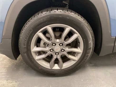 Used 2024 GMC Terrain SLT w/ LPO, Floor Liner Package AWD/4WD image 30