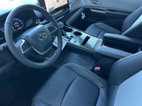 Certified 2026 Toyota Sienna XSE FWD image 9