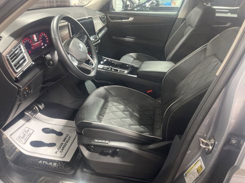 Used 2024 Volkswagen Atlas SEL Premium R-Line image 12