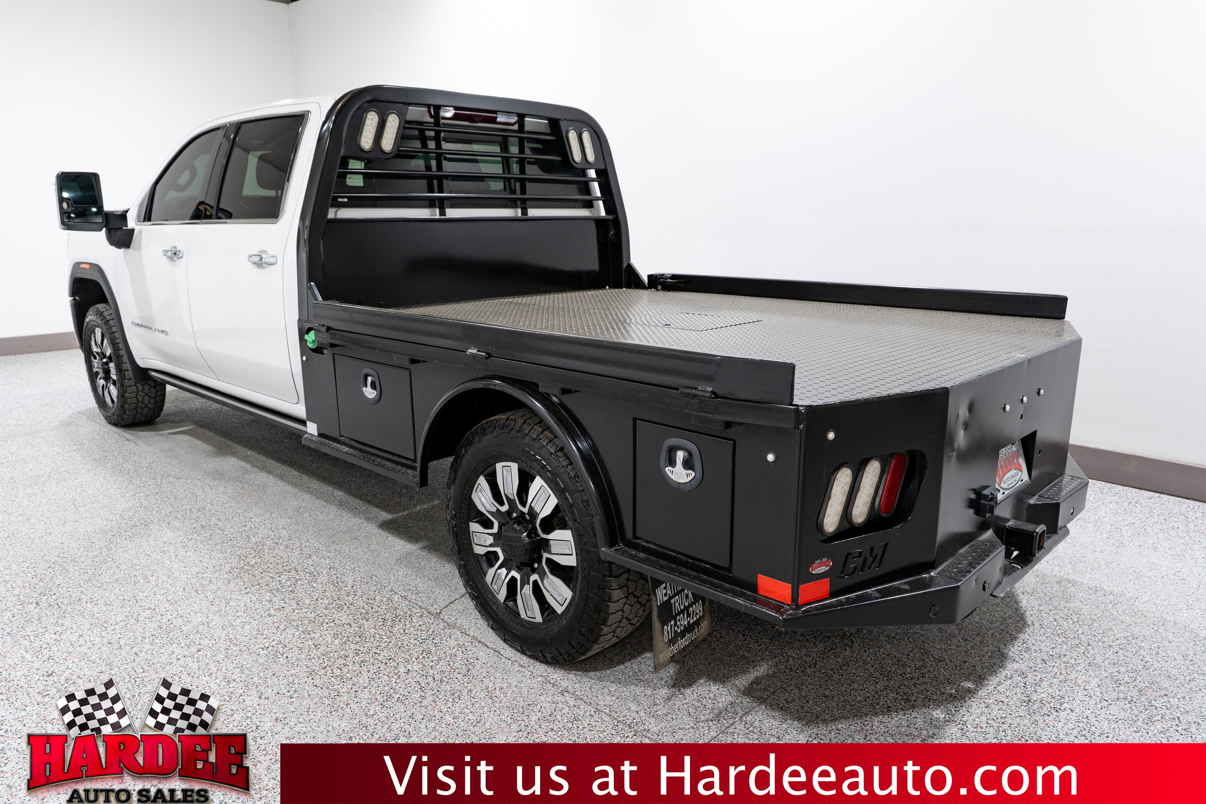 Used 2024 GMC Sierra 3500 Denali AWD/4WD image 3