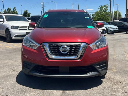 Used 2020 Nissan Kicks SV FWD image 2