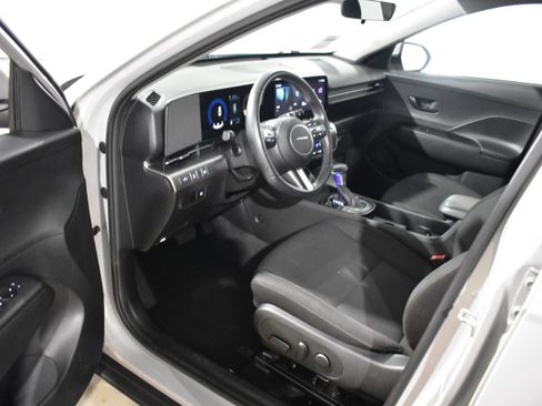 Used 2025 Hyundai Kona SEL FWD image 22