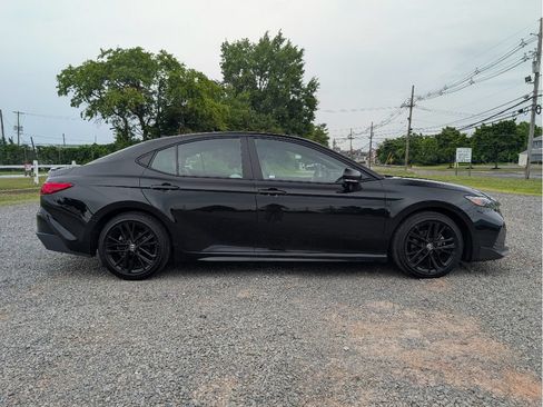 Used 2026 Toyota Camry SE FWD image 4