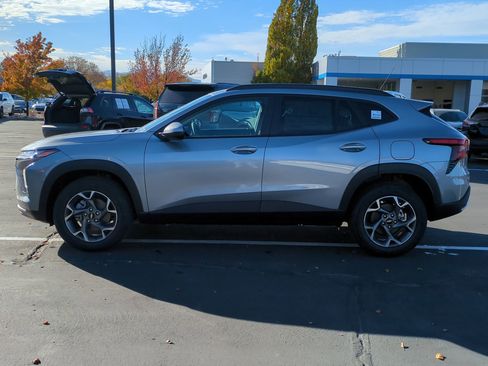 New 2026 Chevrolet Trax LT w/ Driver Confidence Package image 2