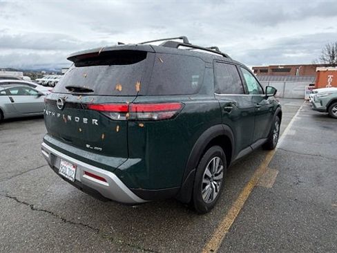 Used 2023 Nissan Pathfinder SL image 4