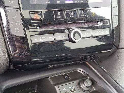 Used 2024 INFINITI QX50 Sport image 13