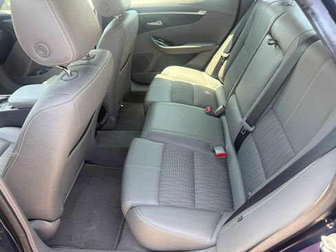 Used 2018 Chevrolet Impala LT FWD image 10