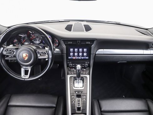 Used 2018 Porsche 911 Carrera RWD image 16