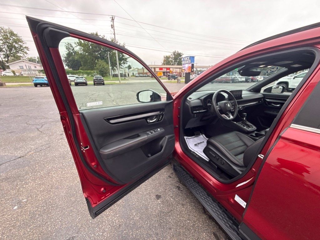 Used 2025 Honda CR-V Sport Touring image 18