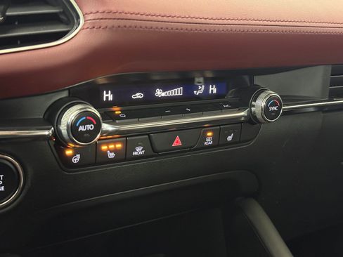 Used 2023 MAZDA MAZDA3 Hatchback w/ Appearance Package image 29