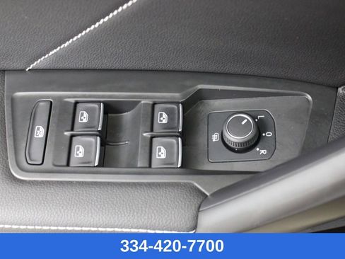 Used 2022 Volkswagen Tiguan SE R-Line image 17