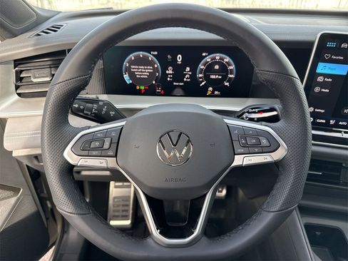 New 2026 Volkswagen Tiguan SE R-Line image 19