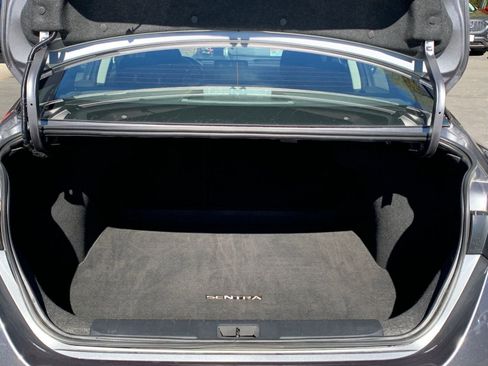 Used 2025 Nissan Sentra SV image 29