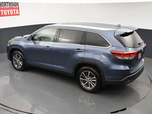 Used 2019 Toyota Highlander XLE image 26