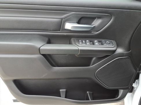 New 2026 RAM 1500 Express AWD/4WD image 15