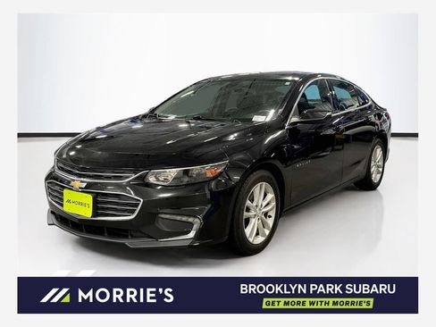 Used 2017 Chevrolet Malibu LT FWD image 1