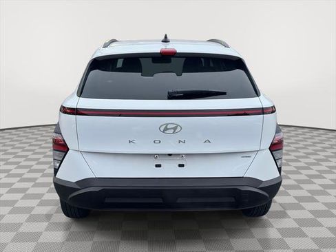 Used 2025 Hyundai Kona SEL image 5