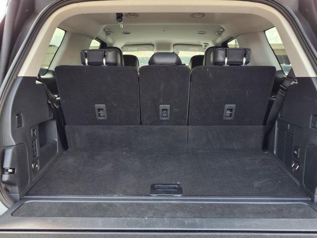 New 2026 Lincoln Navigator Premiere AWD/4WD image 16